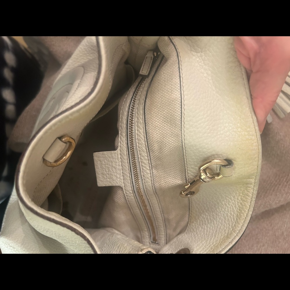 Gucci Soho Leather GG Logo Bag with Gold-Tone Chain Straps - Picture 7 of 16